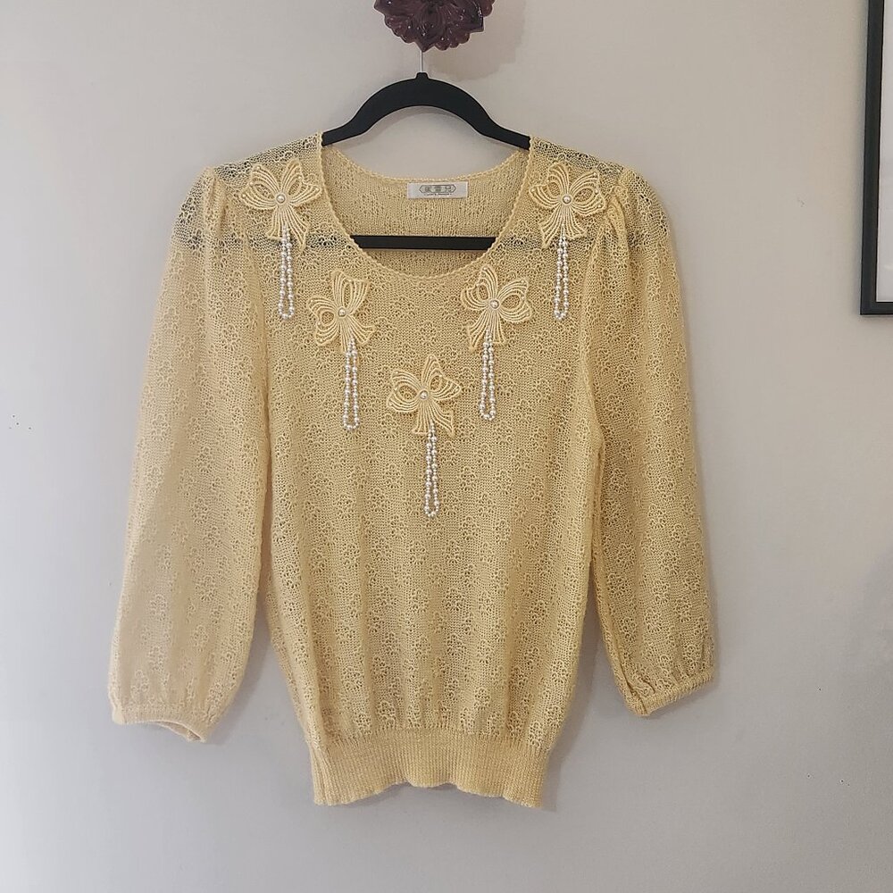 Vintage 80s 90s Yellow Bow Appliques & Faux Pearl Bead Open Knit Sweater